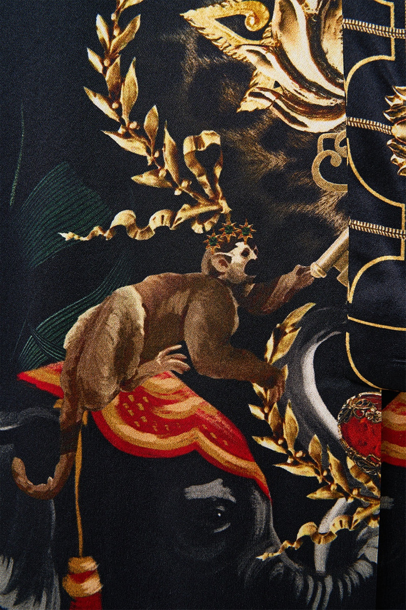 LONG ROBE WITH NARROW COLLAR 7