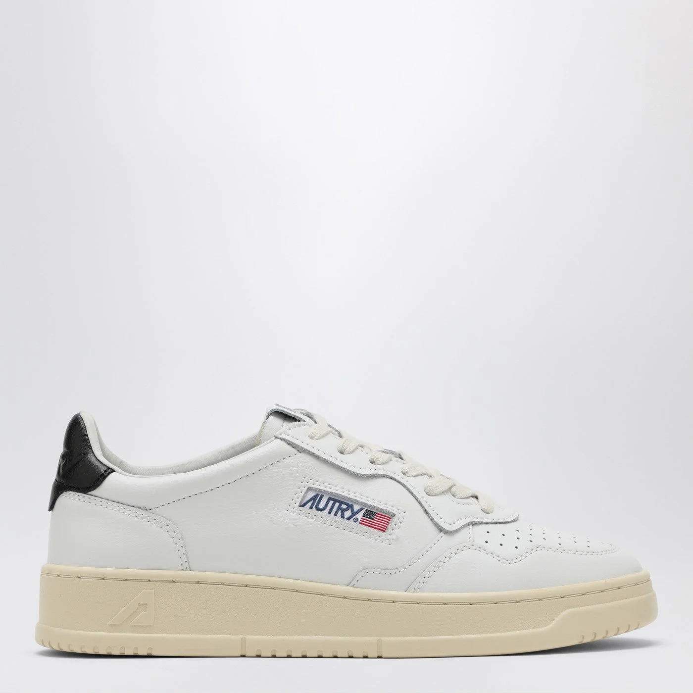 Medalist white/black trainer - 1