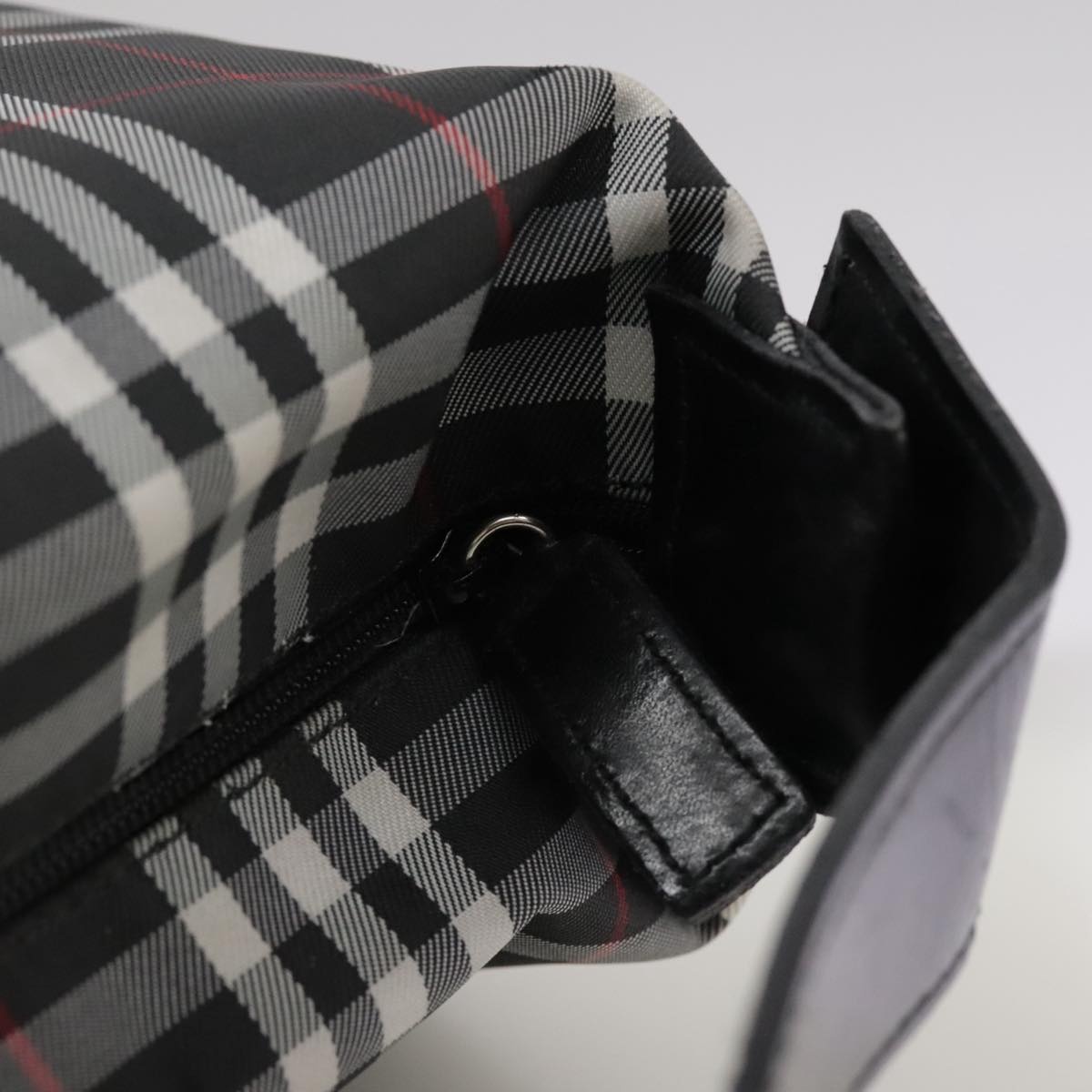 Burberry Nova Check Hand Bag Nylon Black - 10