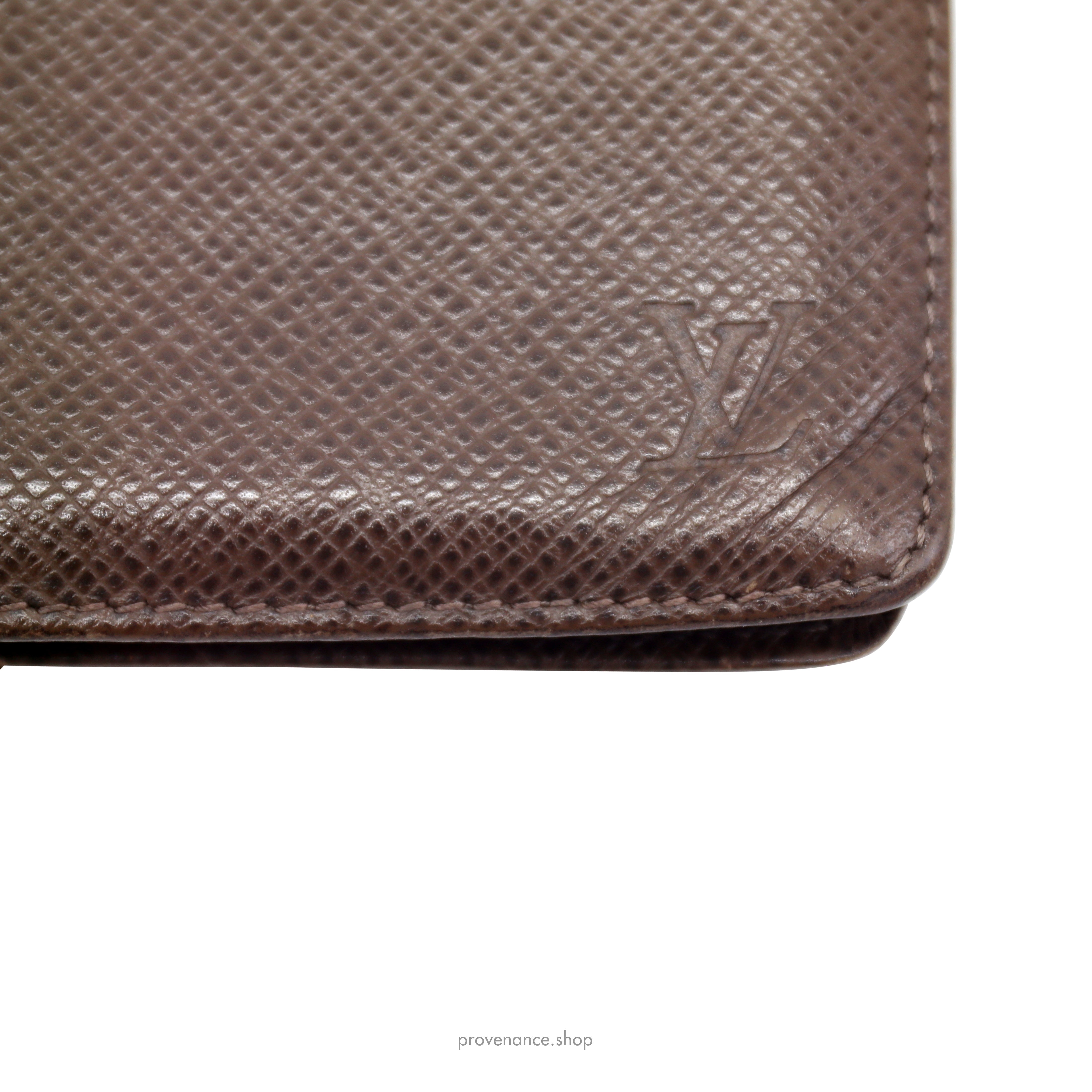 Louis Vuitton Brazza Long Wallet - Grizzli Taiga Leather - 5