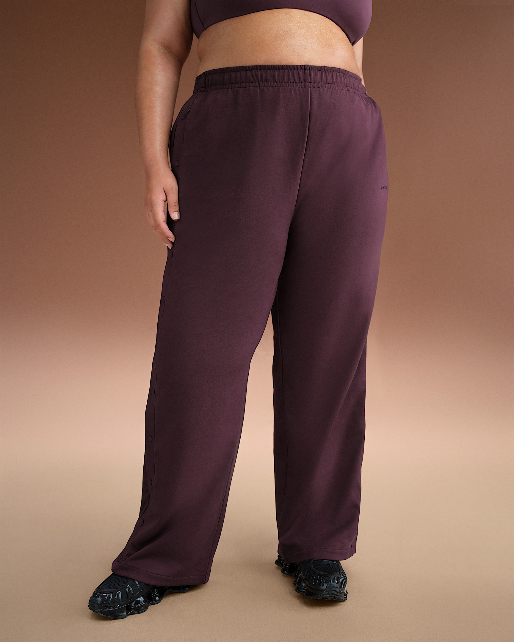 NikeSKIMS Matte Tricot Women's Side-Snap Pants - 7