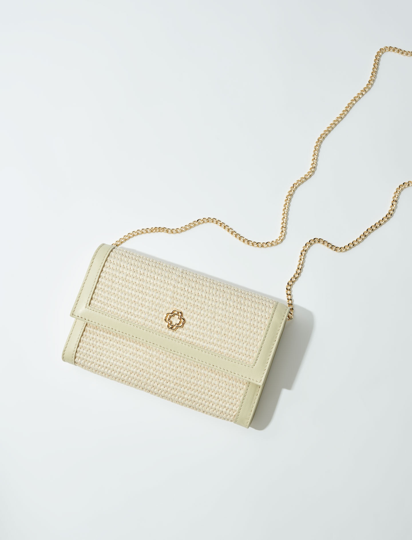 Raffia-effect clutch bag with chain - 4