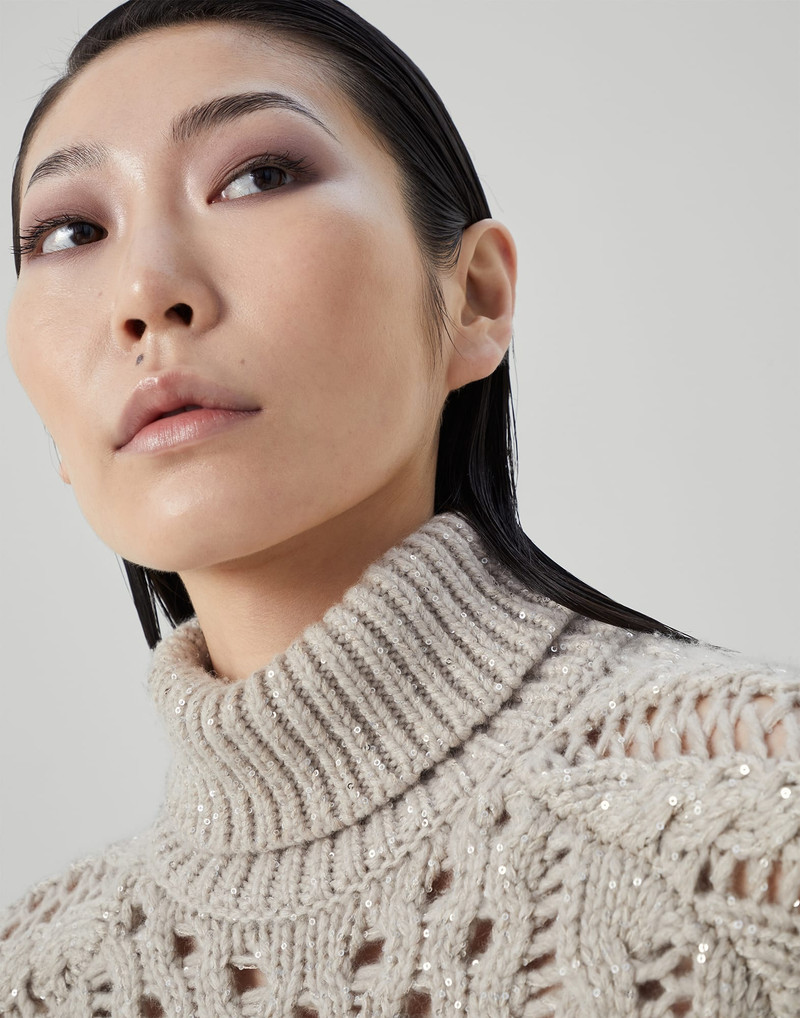 Dazzling Irish Cables turtleneck sweater in cashmere Feather yarn 3