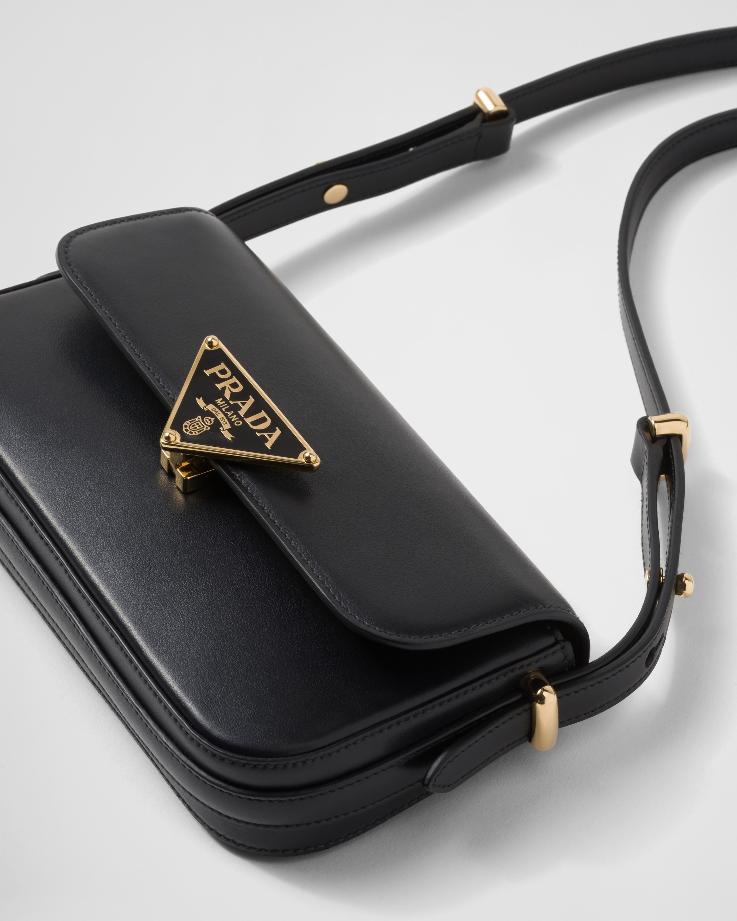 【PRADA】関税送料無料 Leather Shoulder Bag Prada Leather Shoulder Bag | italist