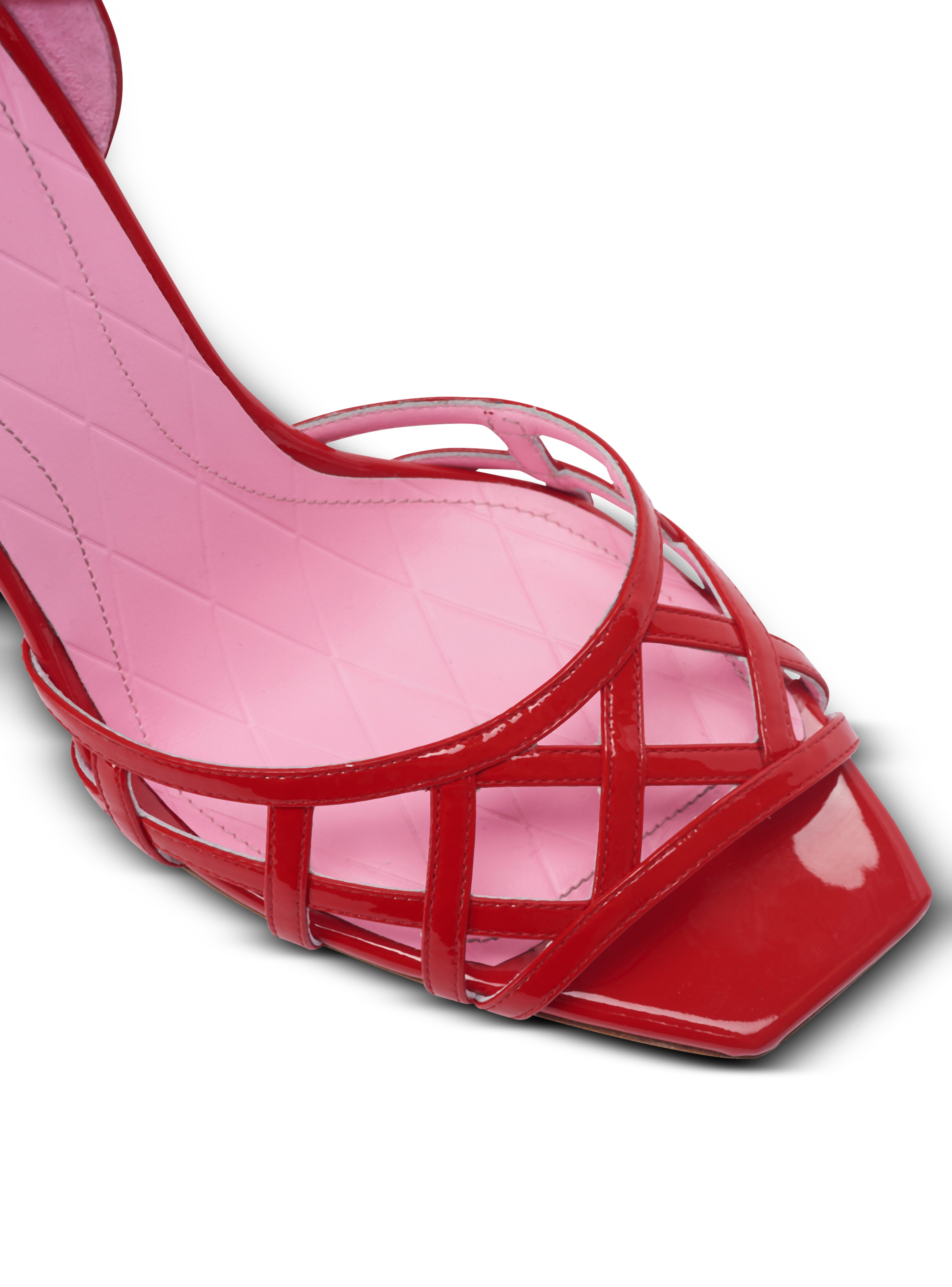 Patent leather Uma sandals with openwork grid - 6