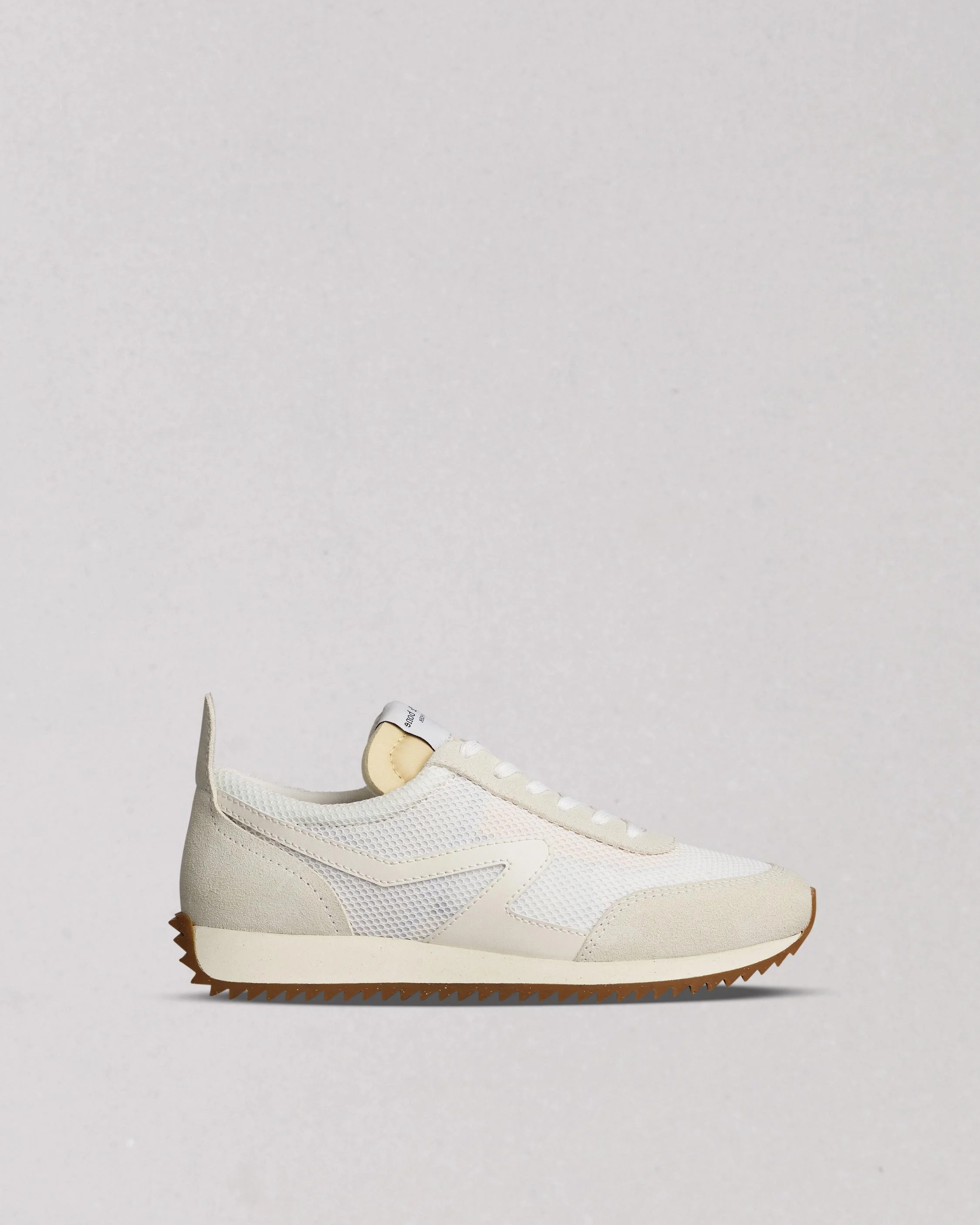 Retro Runner - Mesh
Low Top Sneaker - 1