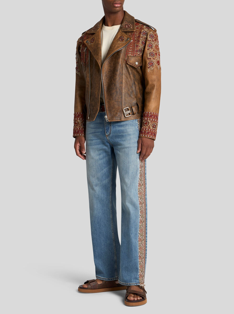 STRAIGHT-LEG JEANS WITH DECORATIVE BANDS - 4