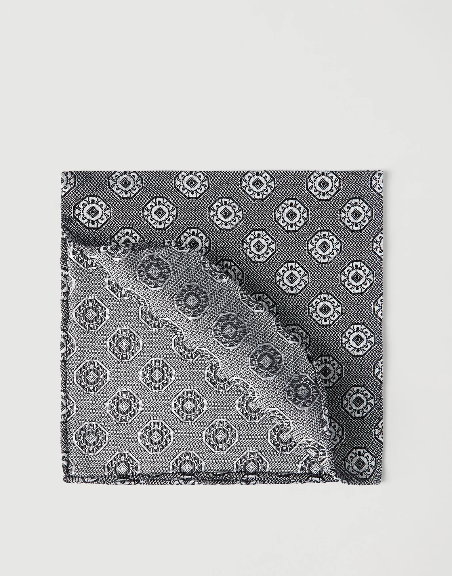 Silk pocket square with medallion design - 1