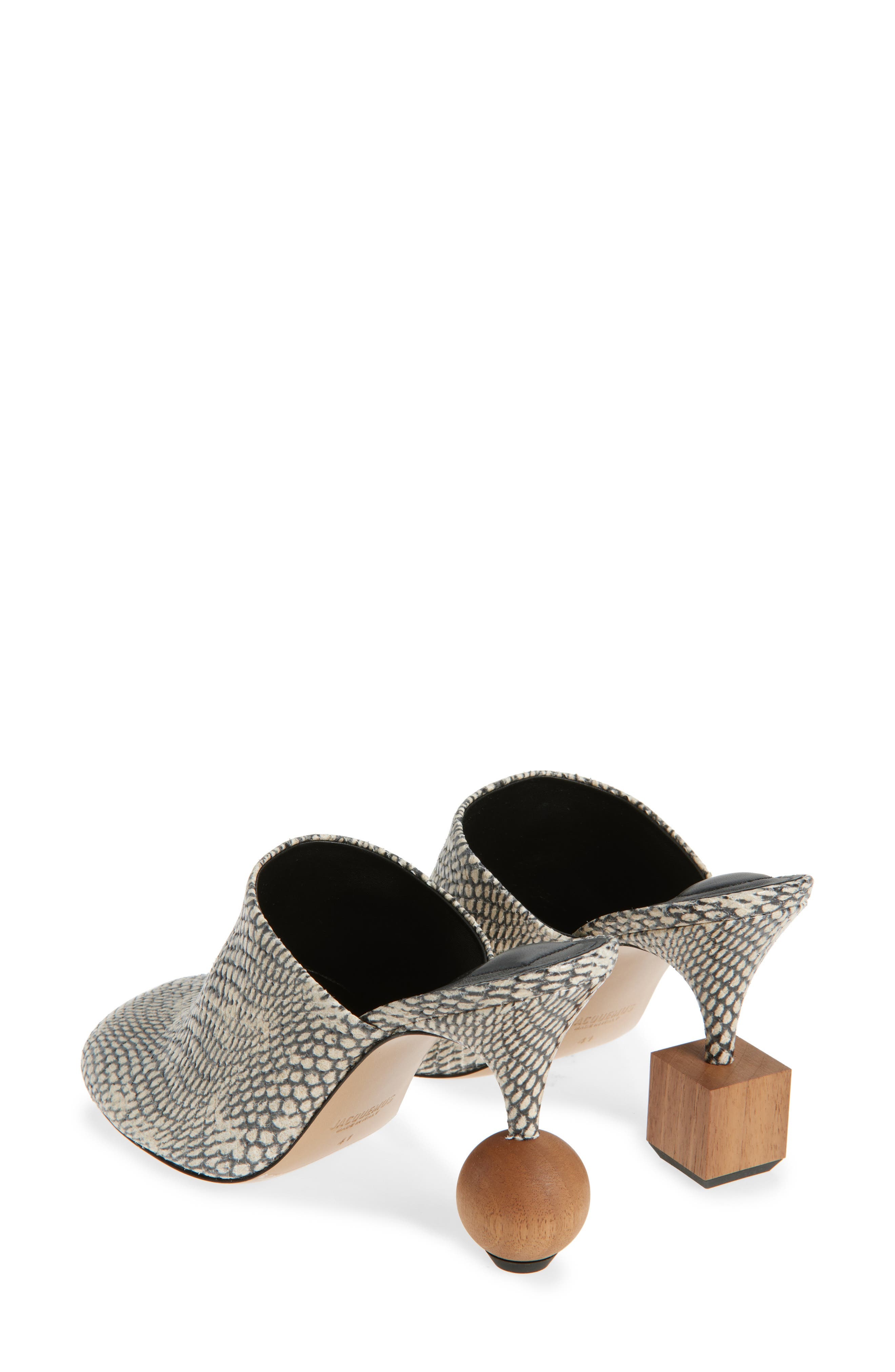Jacquemus Les Mules Bisou Mismatched Mule in Beige 150 at Nordstrom - 2