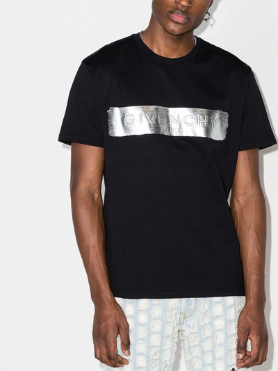 Givenchy 3D metallic logo T-shirt outlook