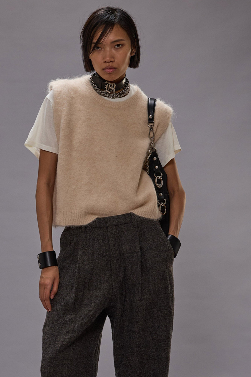 DEEP ARMHOLE VEST 1