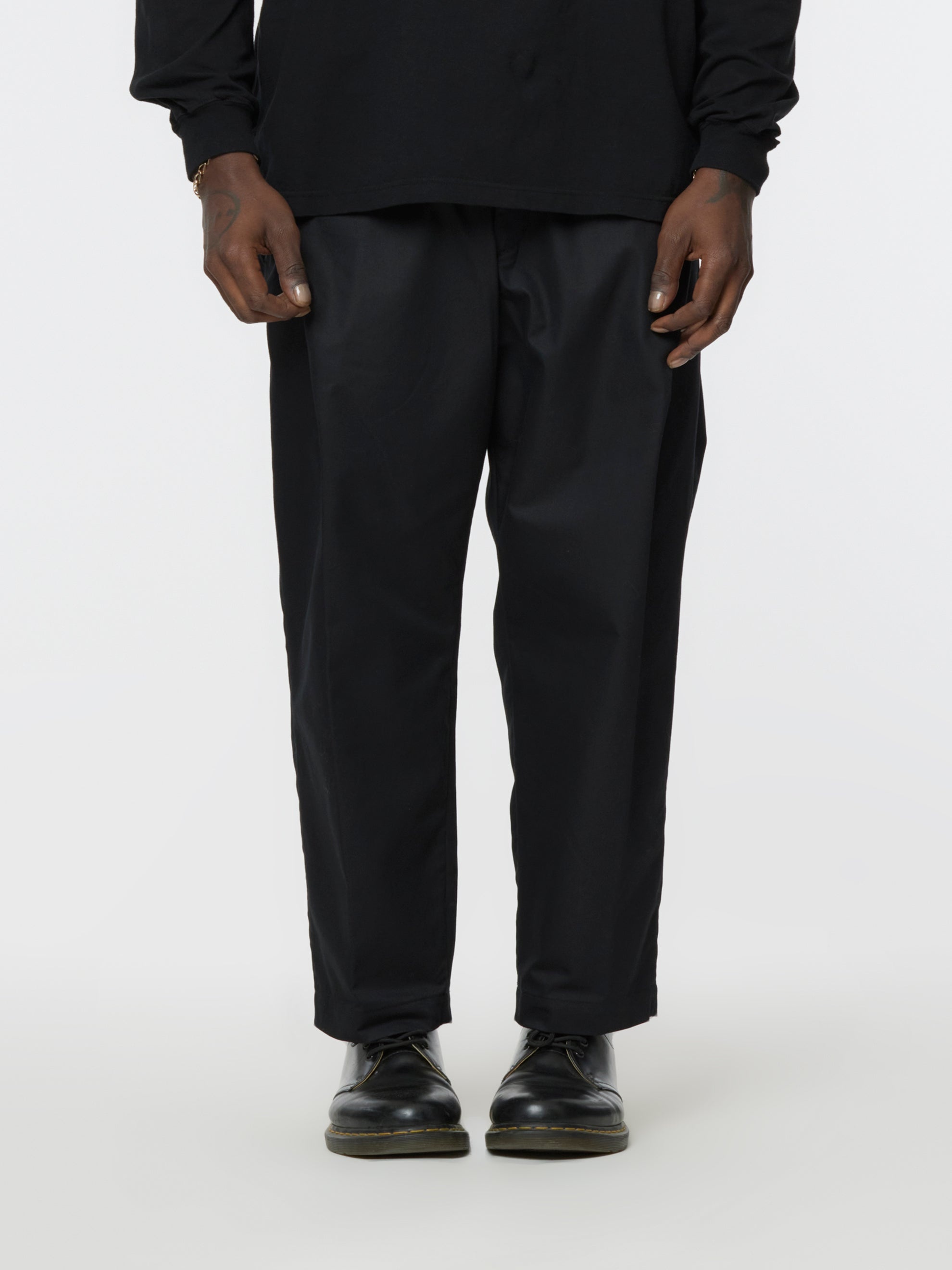 NEIGHBORHOOD SLANTED TUCK PANTS (BLACK) | unionlosangeles