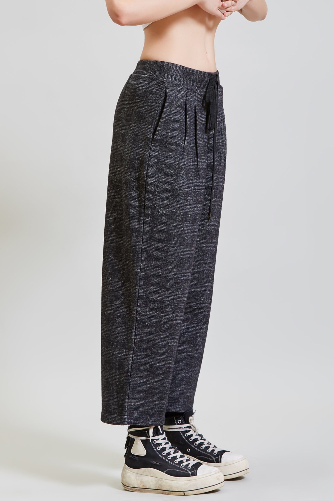 CROPPED PLEATED WIDE LEG PANT - GREY GLEN PLAID | R13 - 4