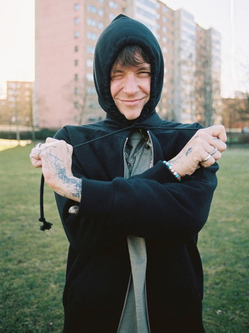 Nudie Jeans Gunde Logo Zip Hoodie Black outlook