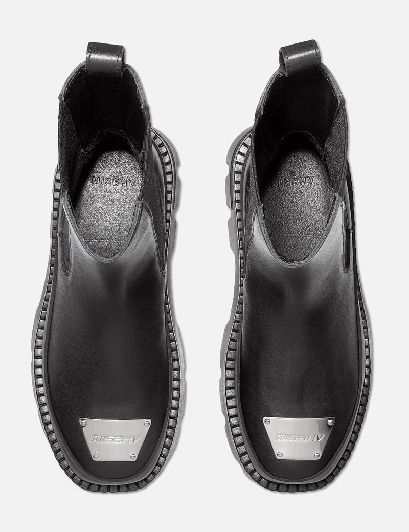 THE 2000 CHELSEA BOOTS 3