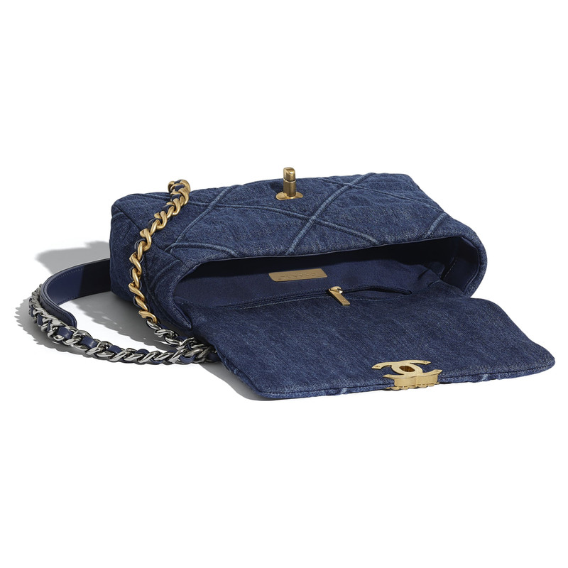 CHANEL 19 Flap Bag 3