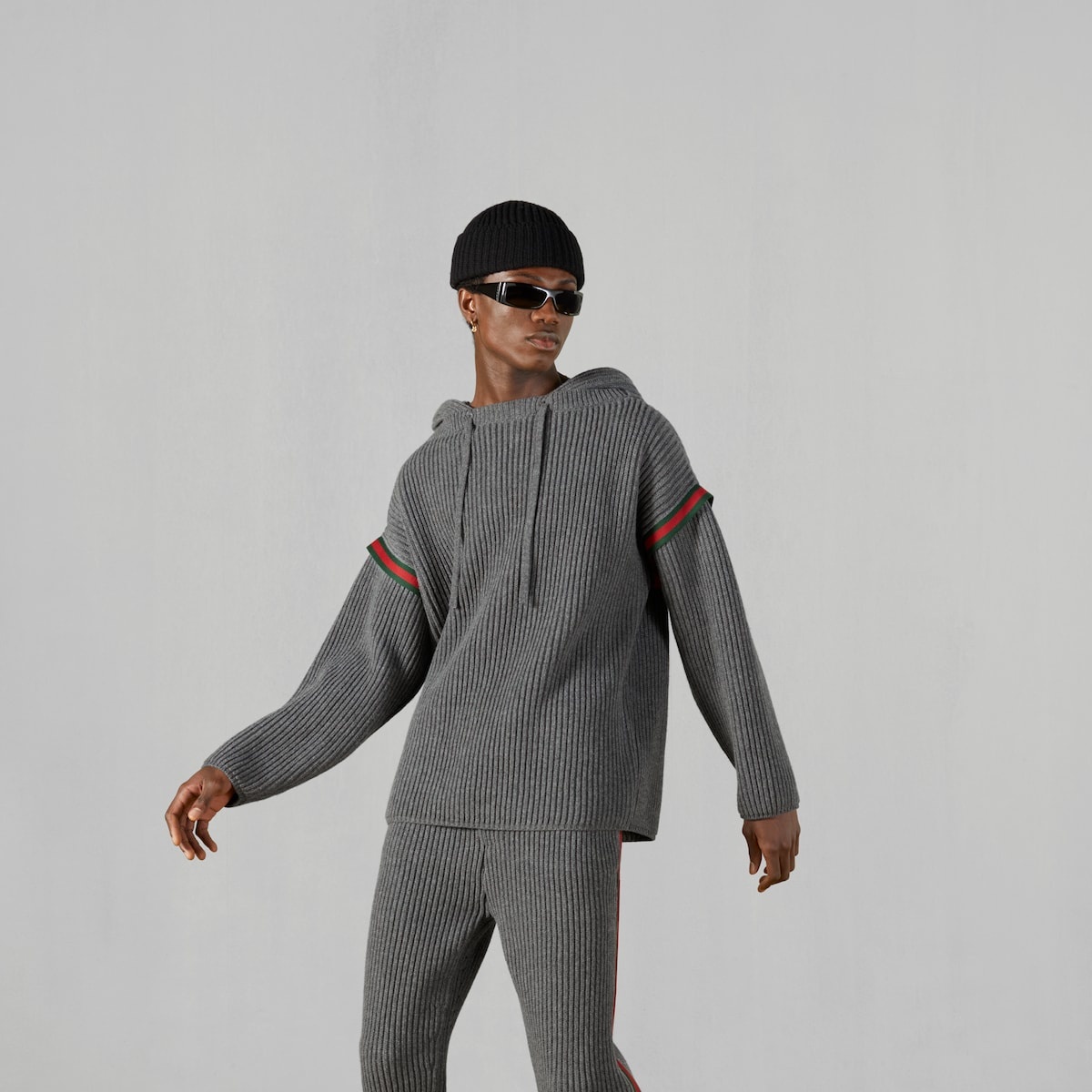 Wool cashmere sweater with hood - 6