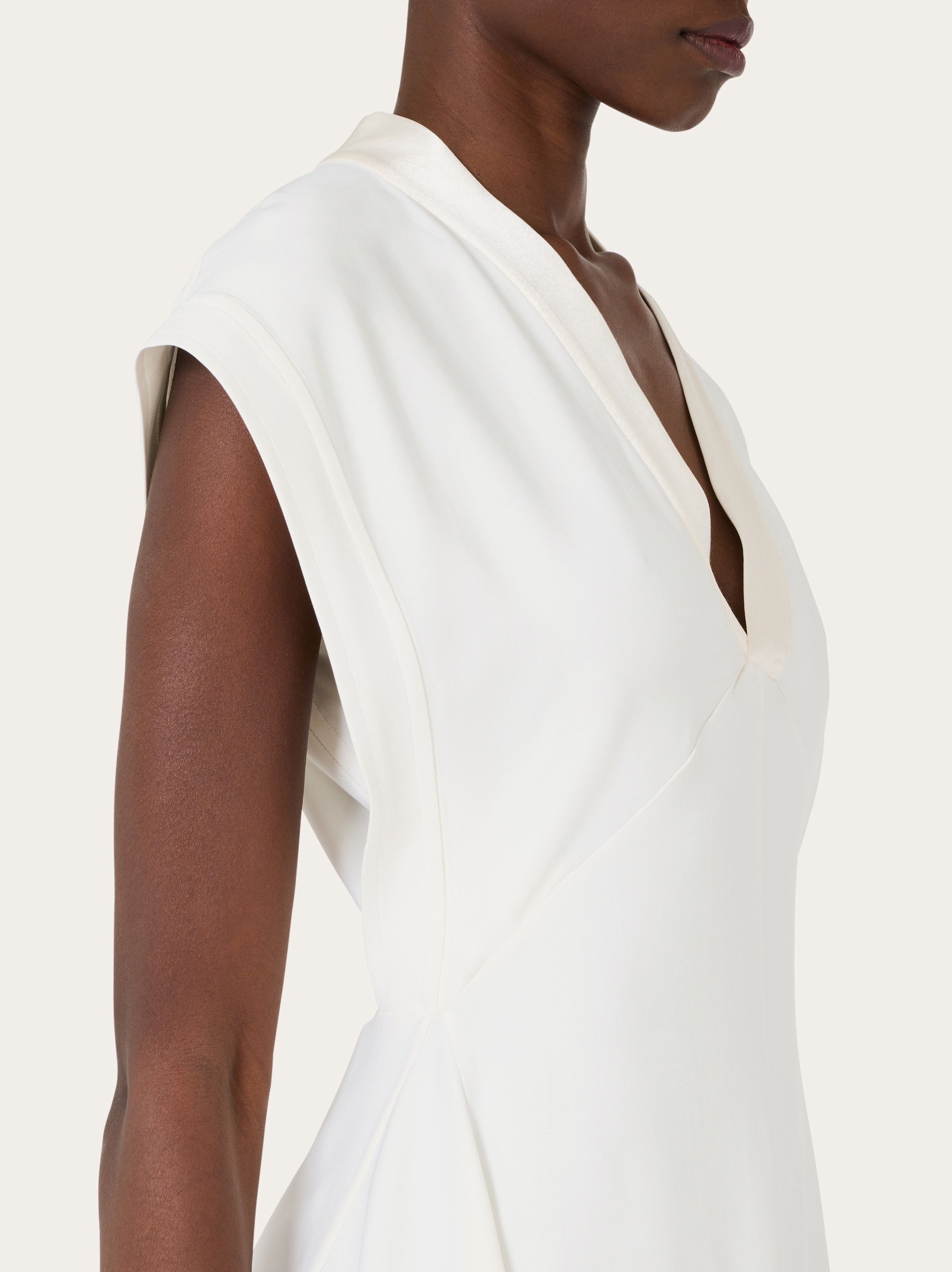 Sleeveless dress - 4