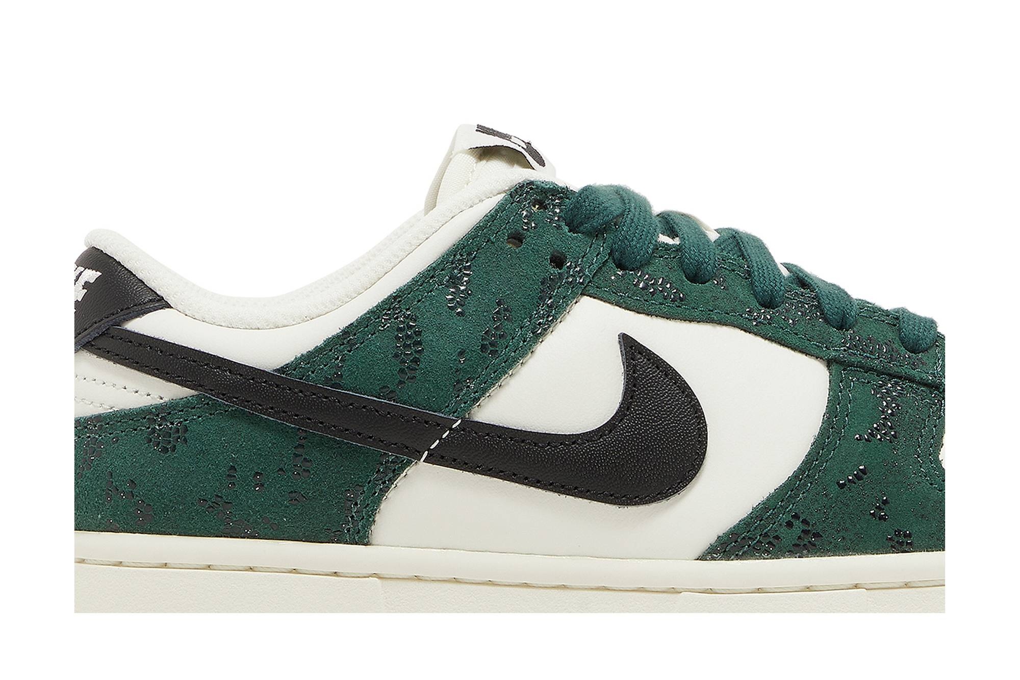 Wmns Dunk Low 'Green Snake' - 2