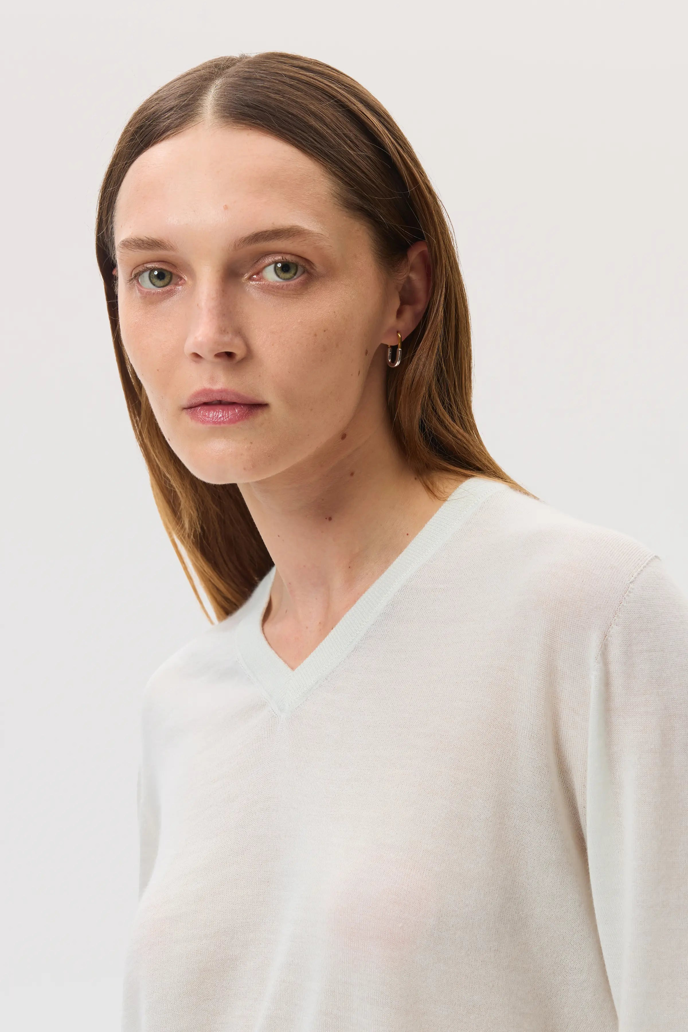Superfine Cashmere V Neck - 5