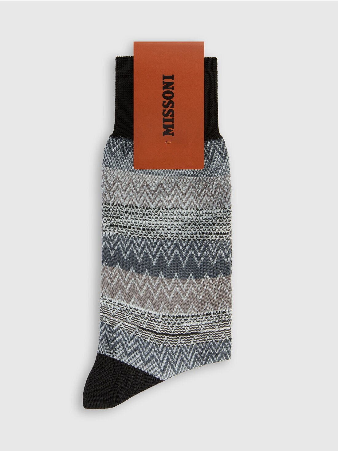 Short socks in 100% cotton with striped zig-zag pattern. - 2