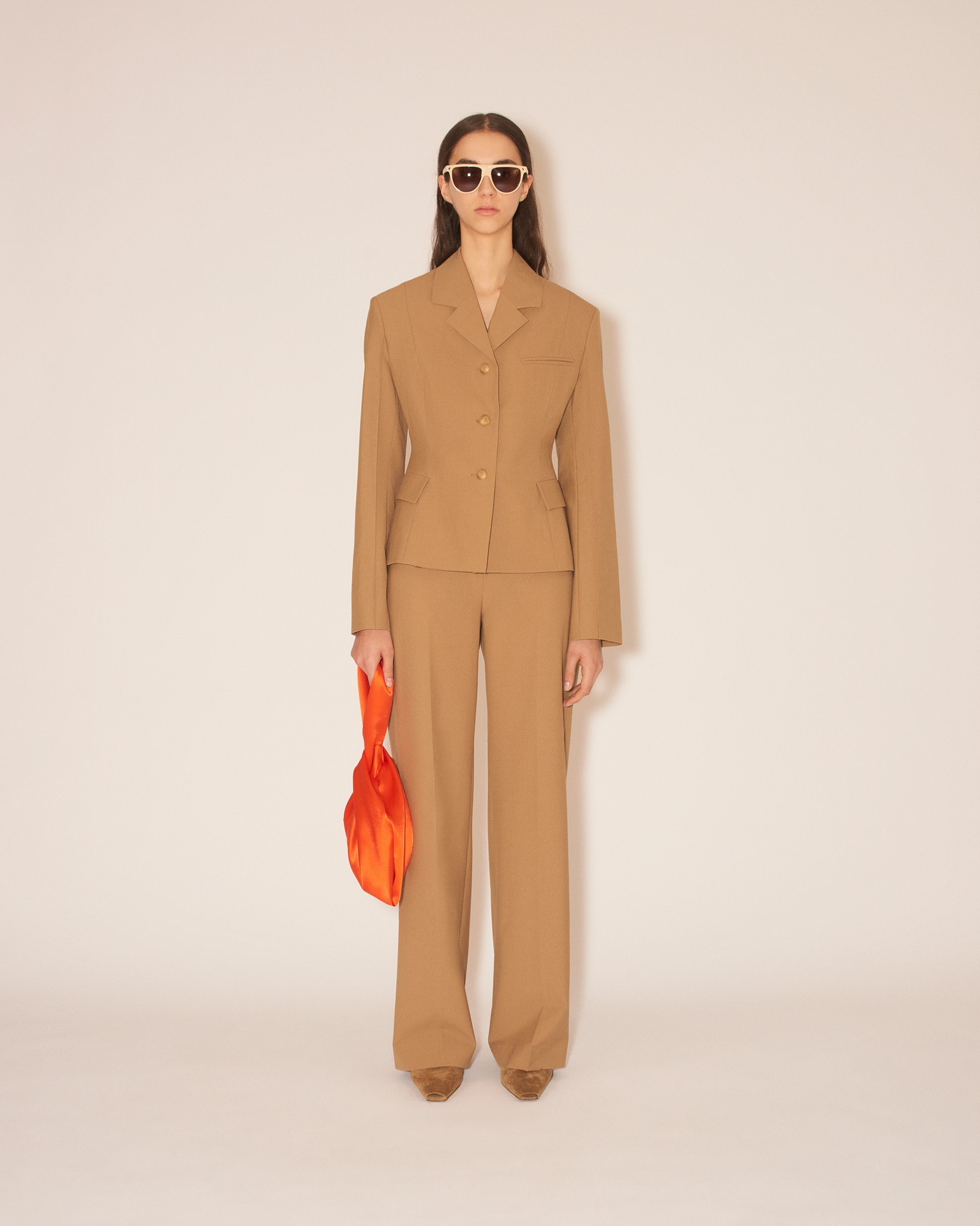 LICIA - Relaxed summer suiting with belt detail - Camel - 3