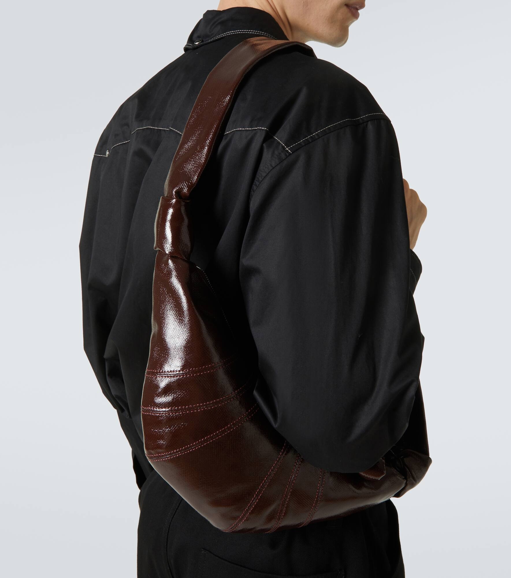 Croissant Small leather shoulder bag - 3