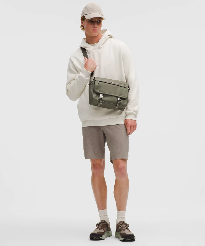 lululemon Wunderlust Messenger Bag 6.5L outlook