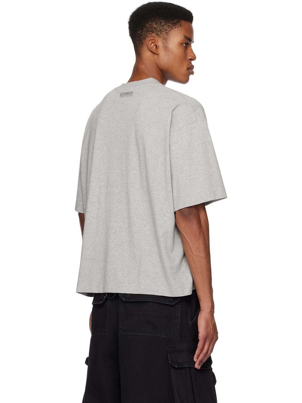 送関込★VETEMENTS  vet cropped boxy t-shirt VETEMENTS Gray 'VET' Cropped Boxy T-shirt | REVERSIBLE