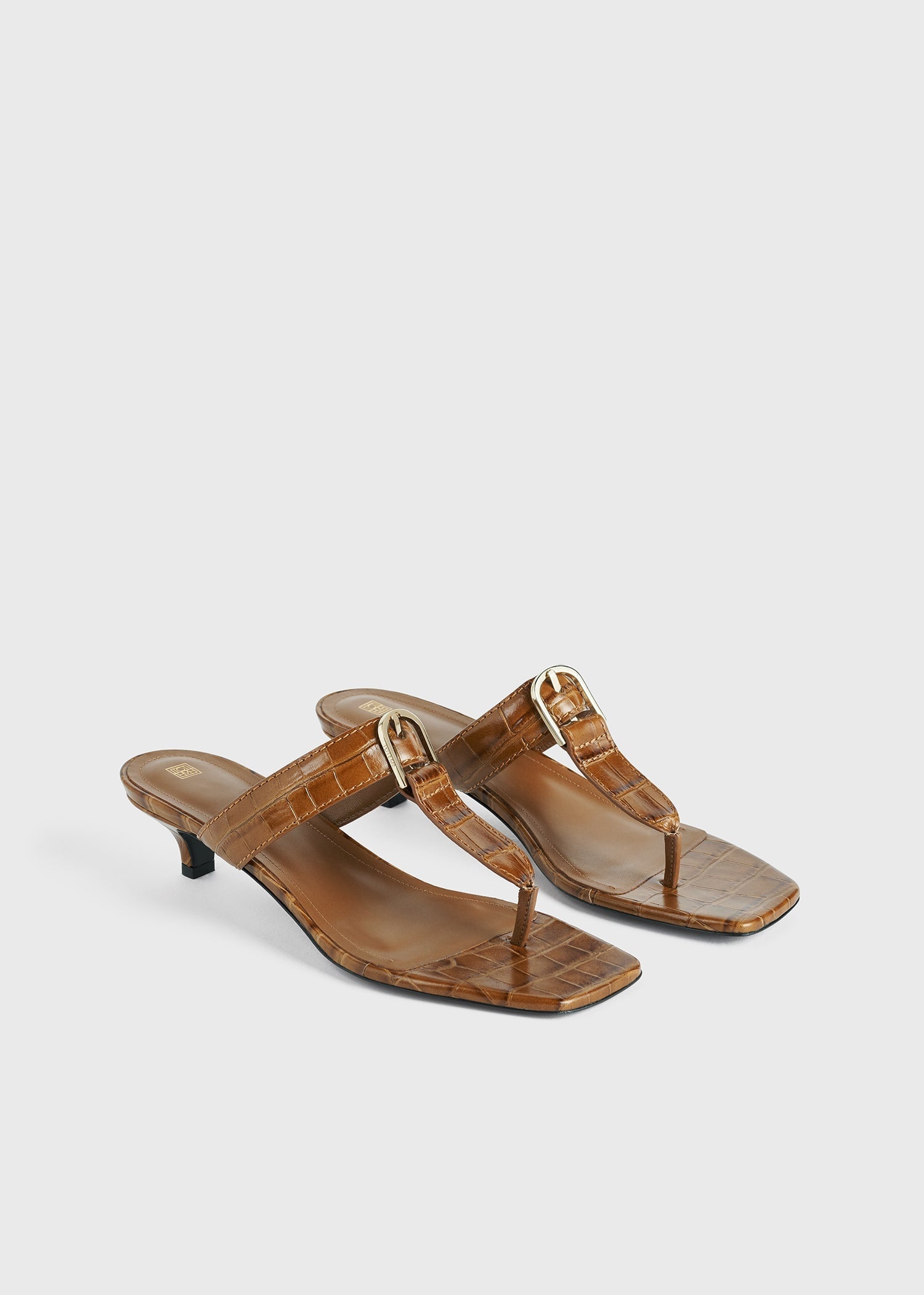 Totême The Belted Croco Flip-Flop Heel camel | REVERSIBLE