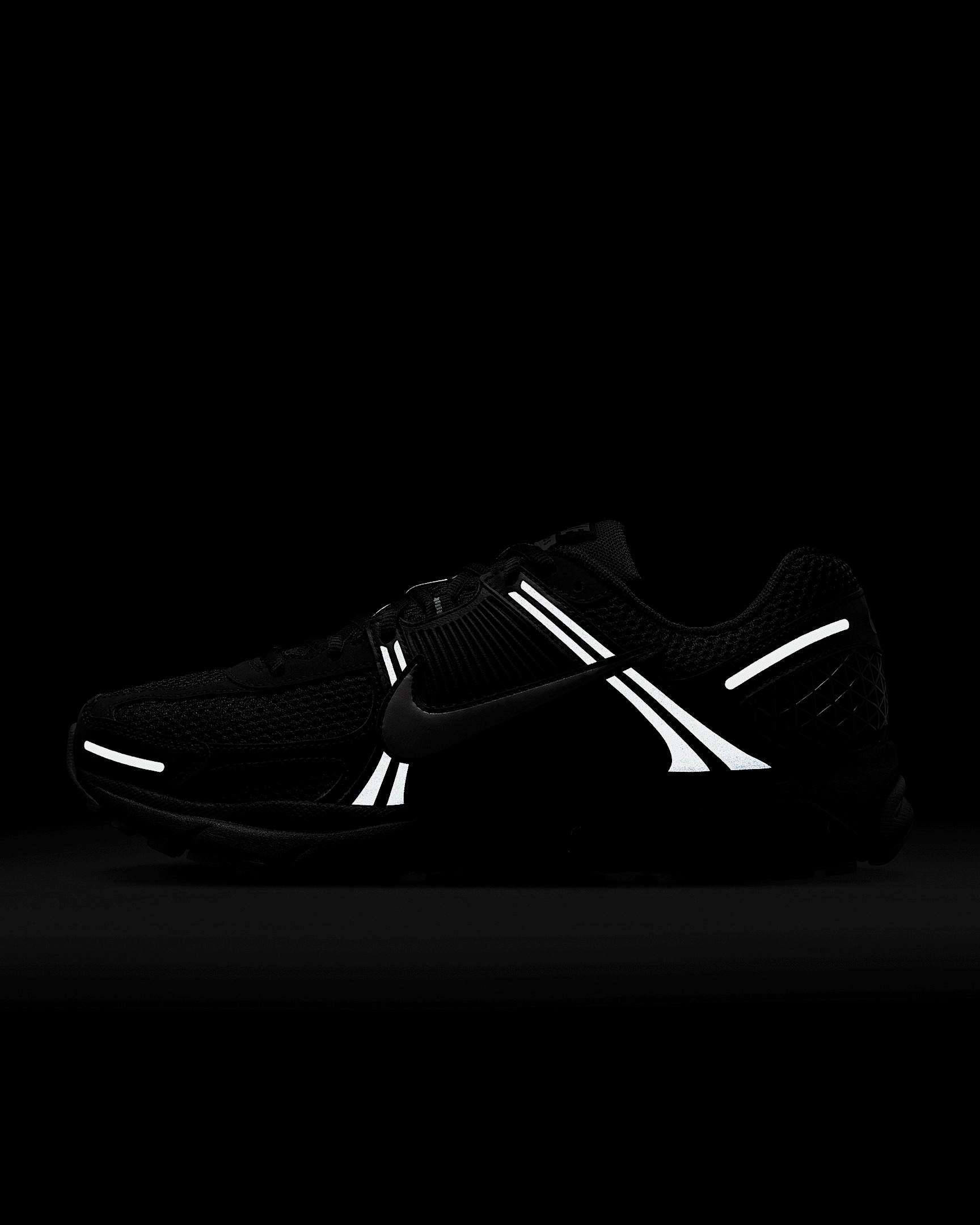 Nike Zoom Vomero 5 Men's Shoes - 11