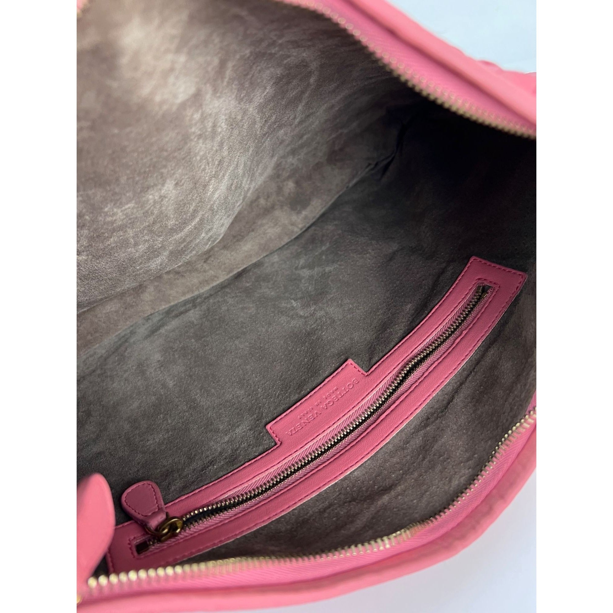 Bottega Veneta Nappa Intrecciato Medium Veneta Hobo Rose Pink Bag - 10