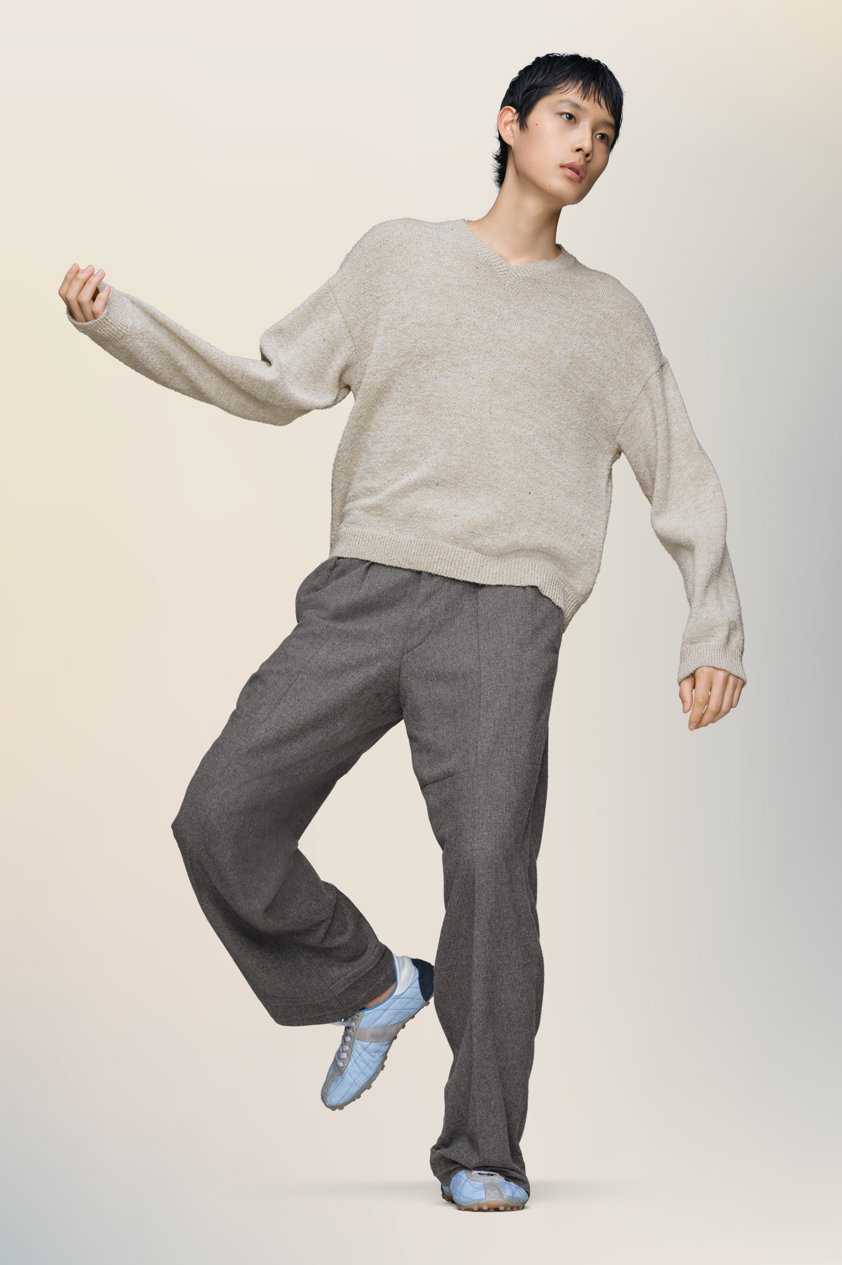 V-neck sweater - 7