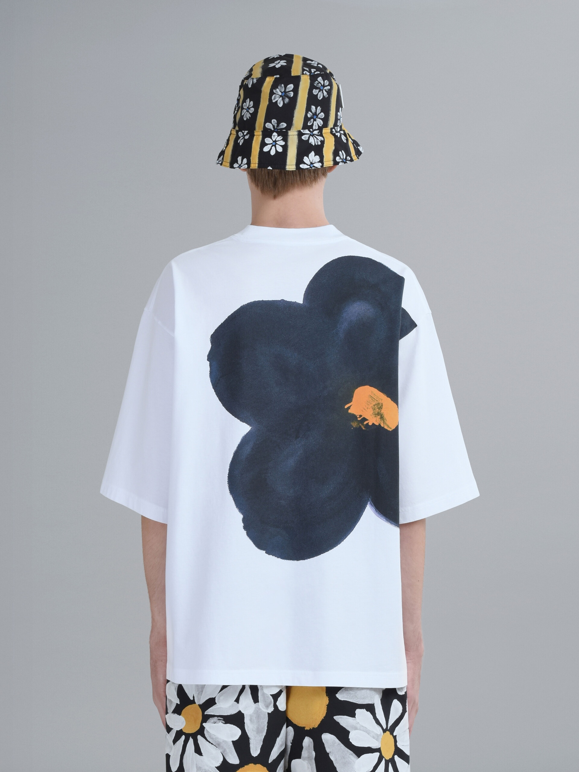 BLACK DAISY PRINT WHITE JERSEY CREWNECK T-SHIRT - 3