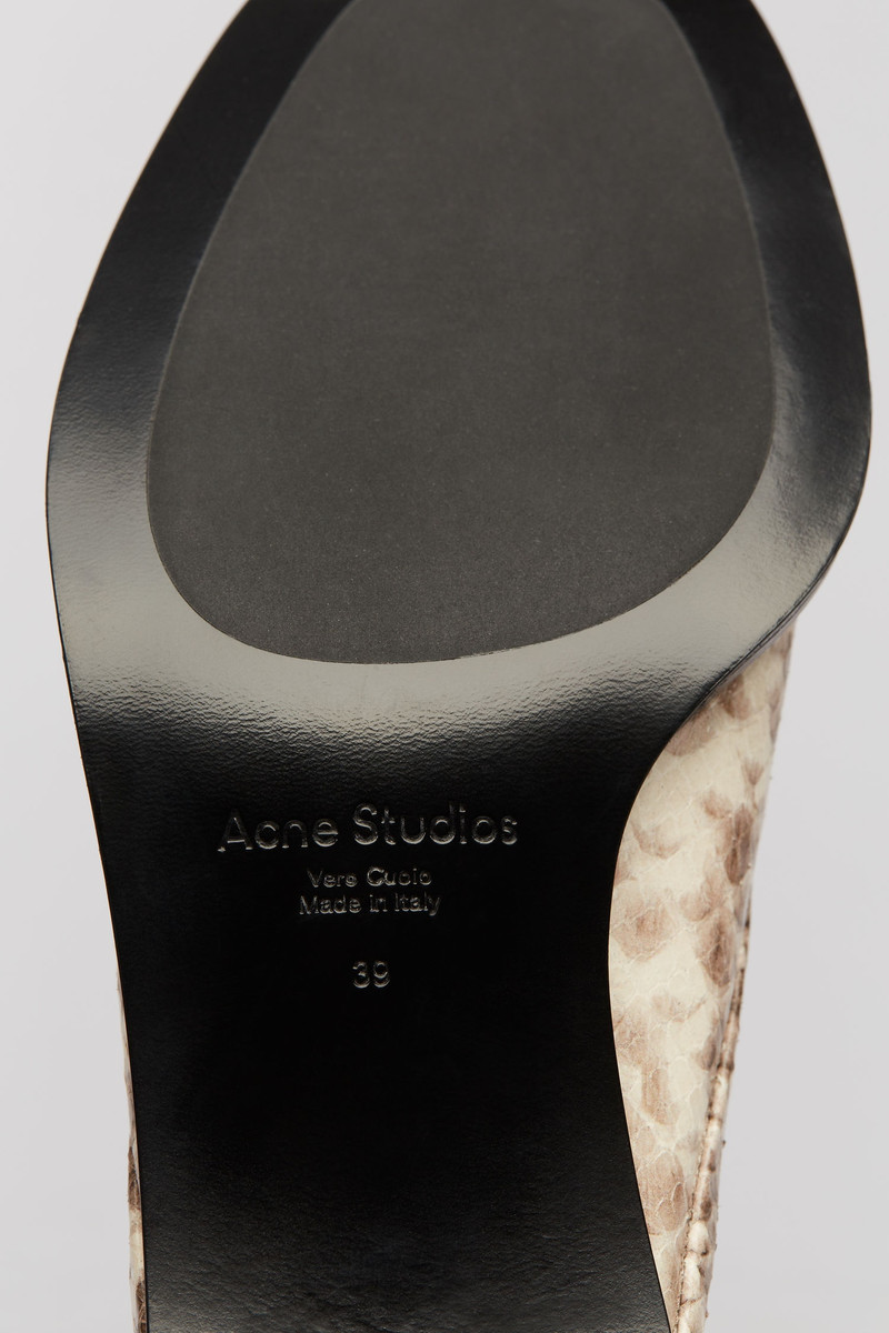 Python print mules beige/black 5