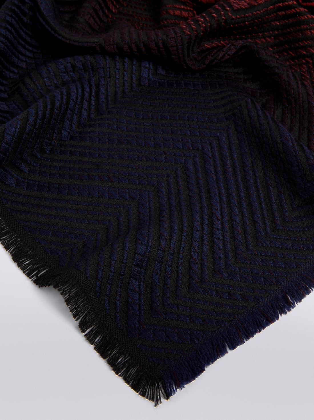 Wool chevron shawl with frayed edges - 2