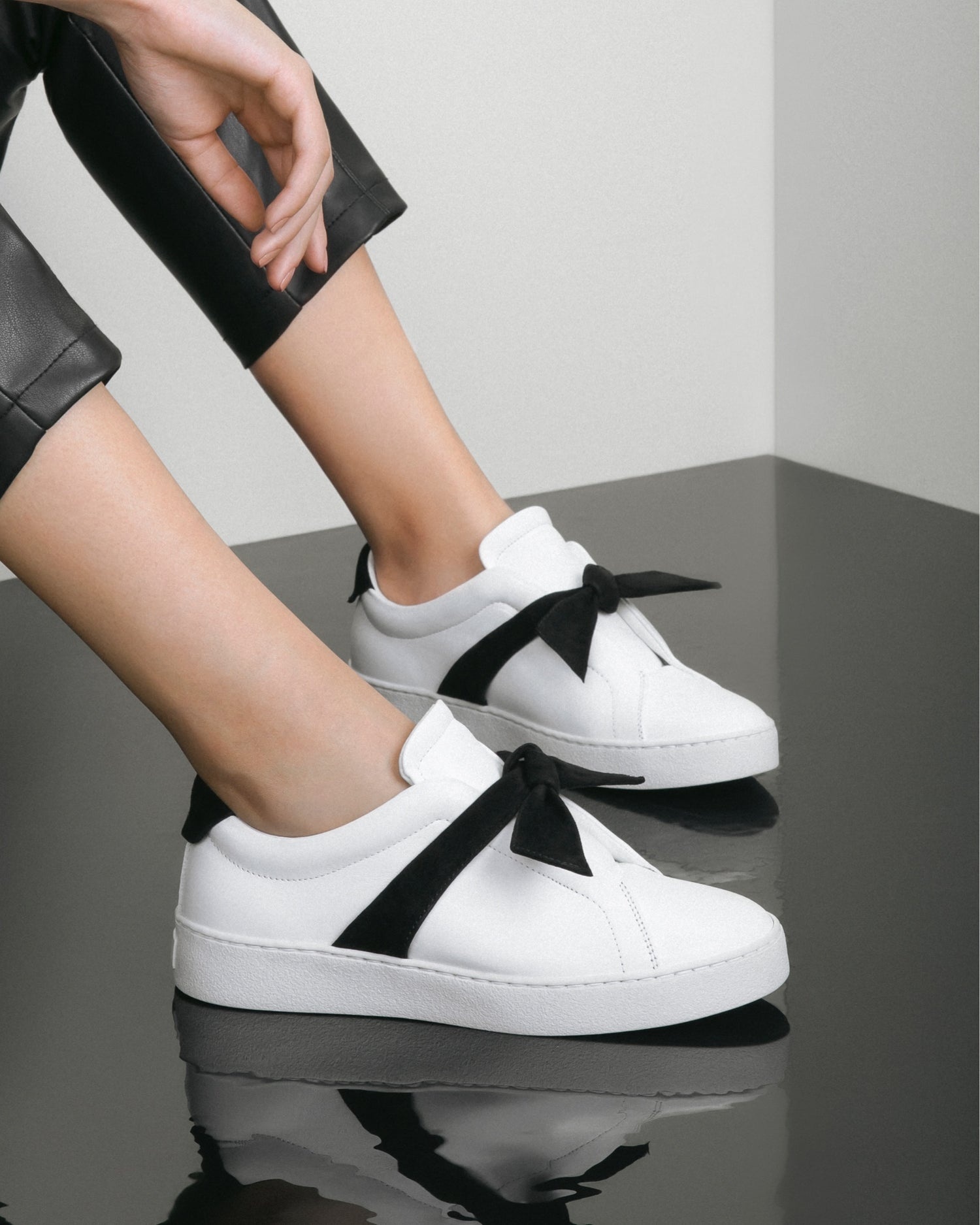 CLARITA SNEAKER SUEDE BLACK & WHITE - 4