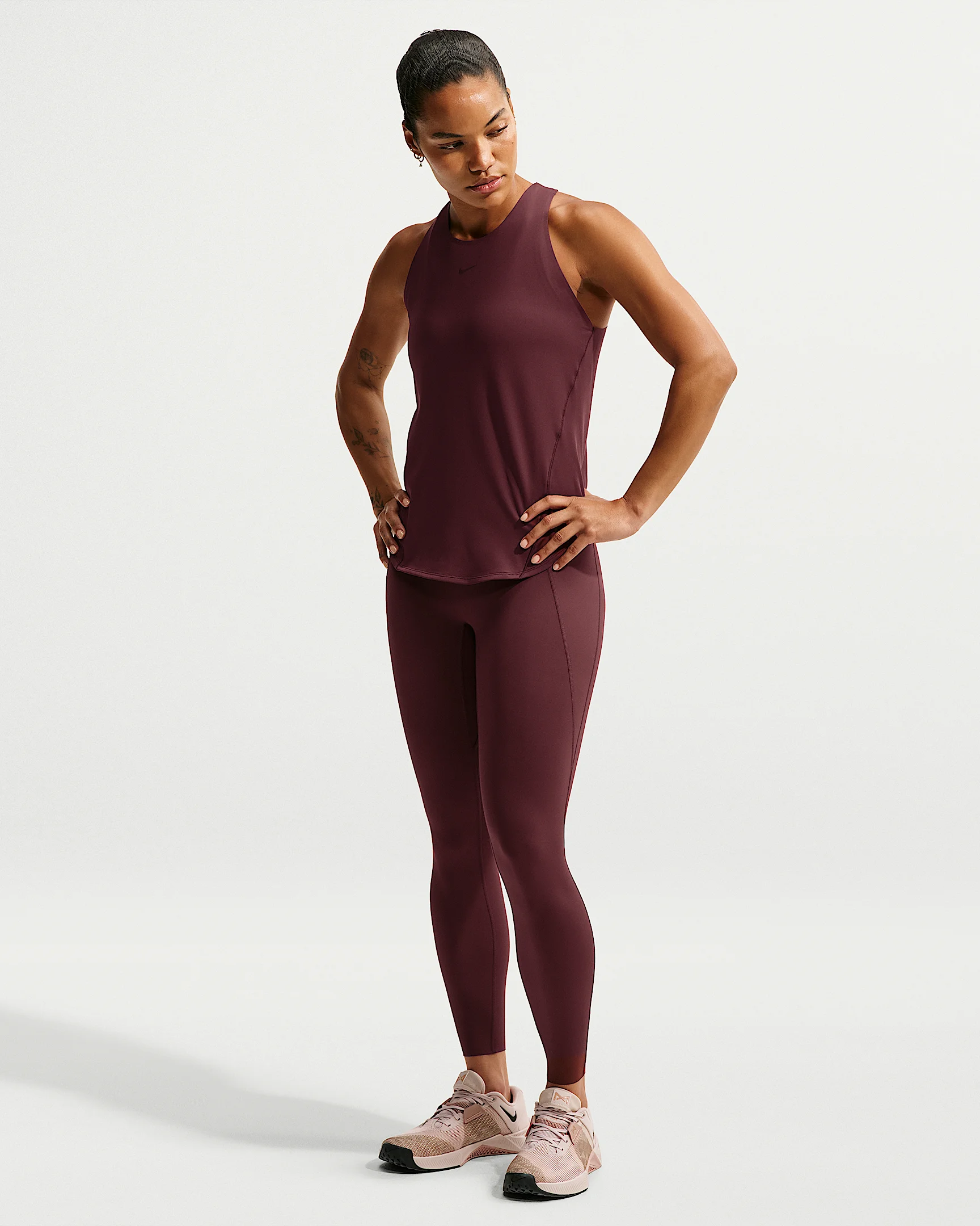 Nike Universa Women's High-Waisted 7/8 Leggings with No Front Seam - 1