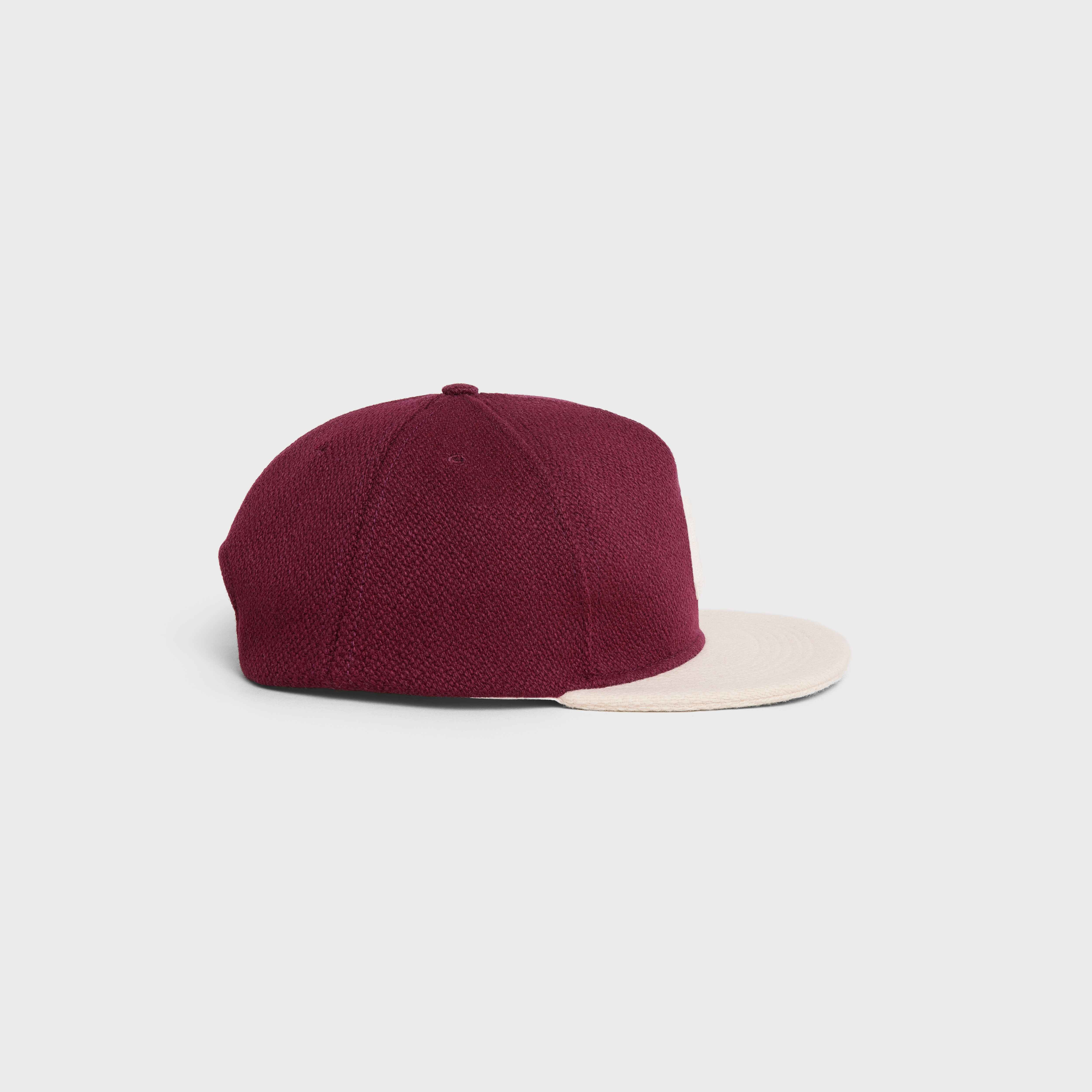 Initial cap in wool - 3