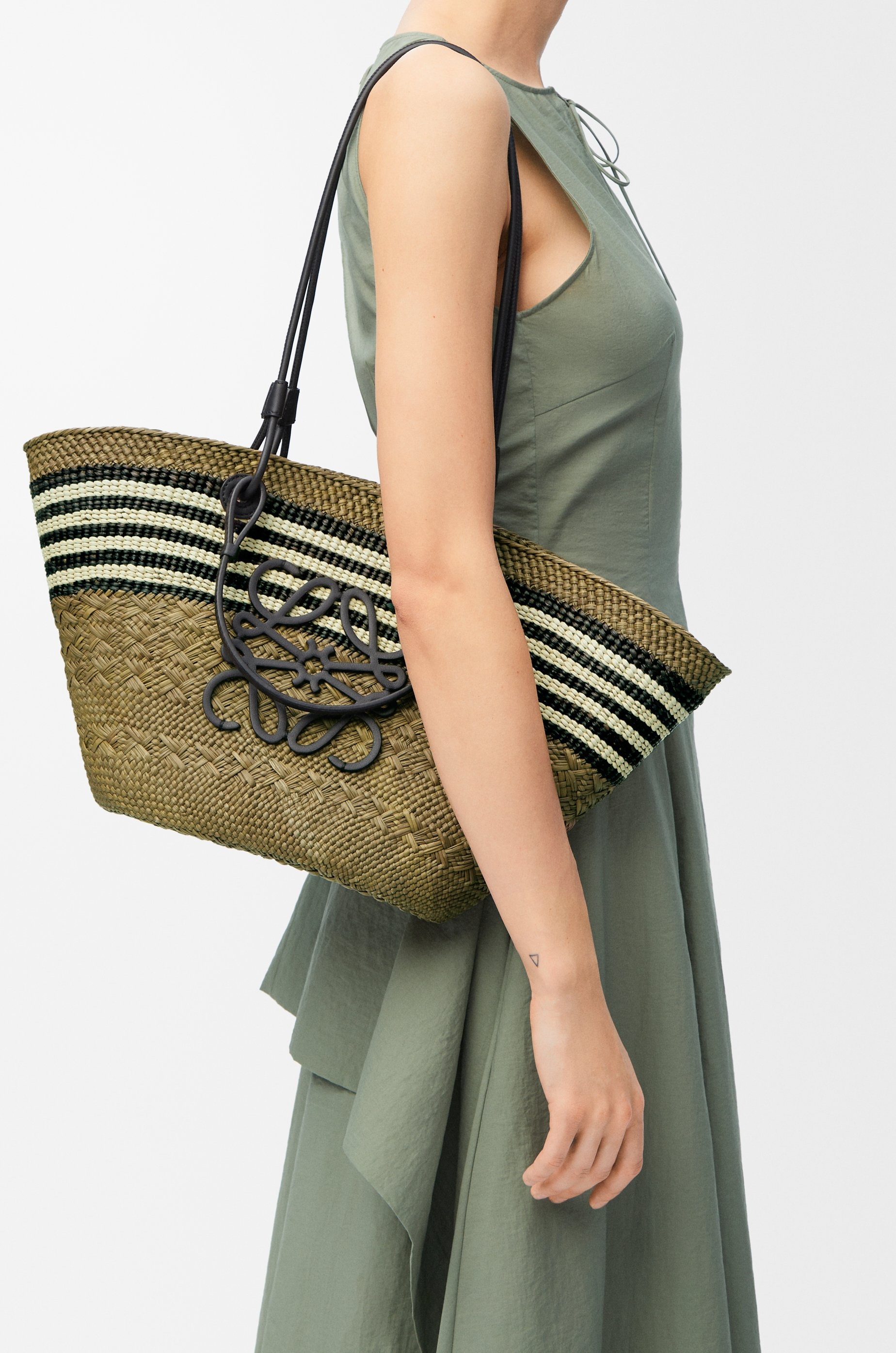Medium Anagram basket in iraca palm and calfskin - 3