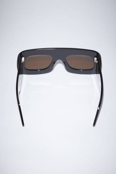 Acne Studios Thick sunglasses - Black/brown outlook
