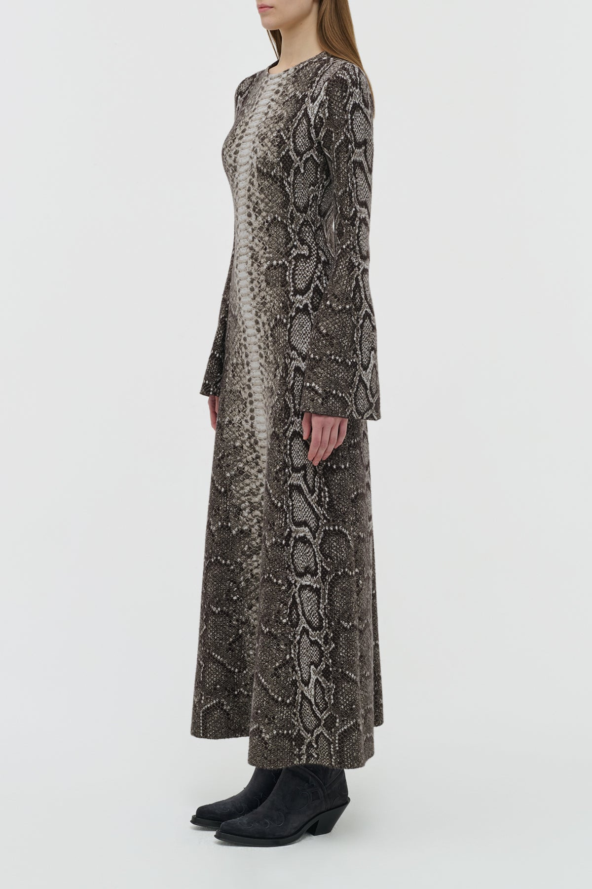 Aalia Knit Maxi Dress in Greyscale Cashmere Silk - 5