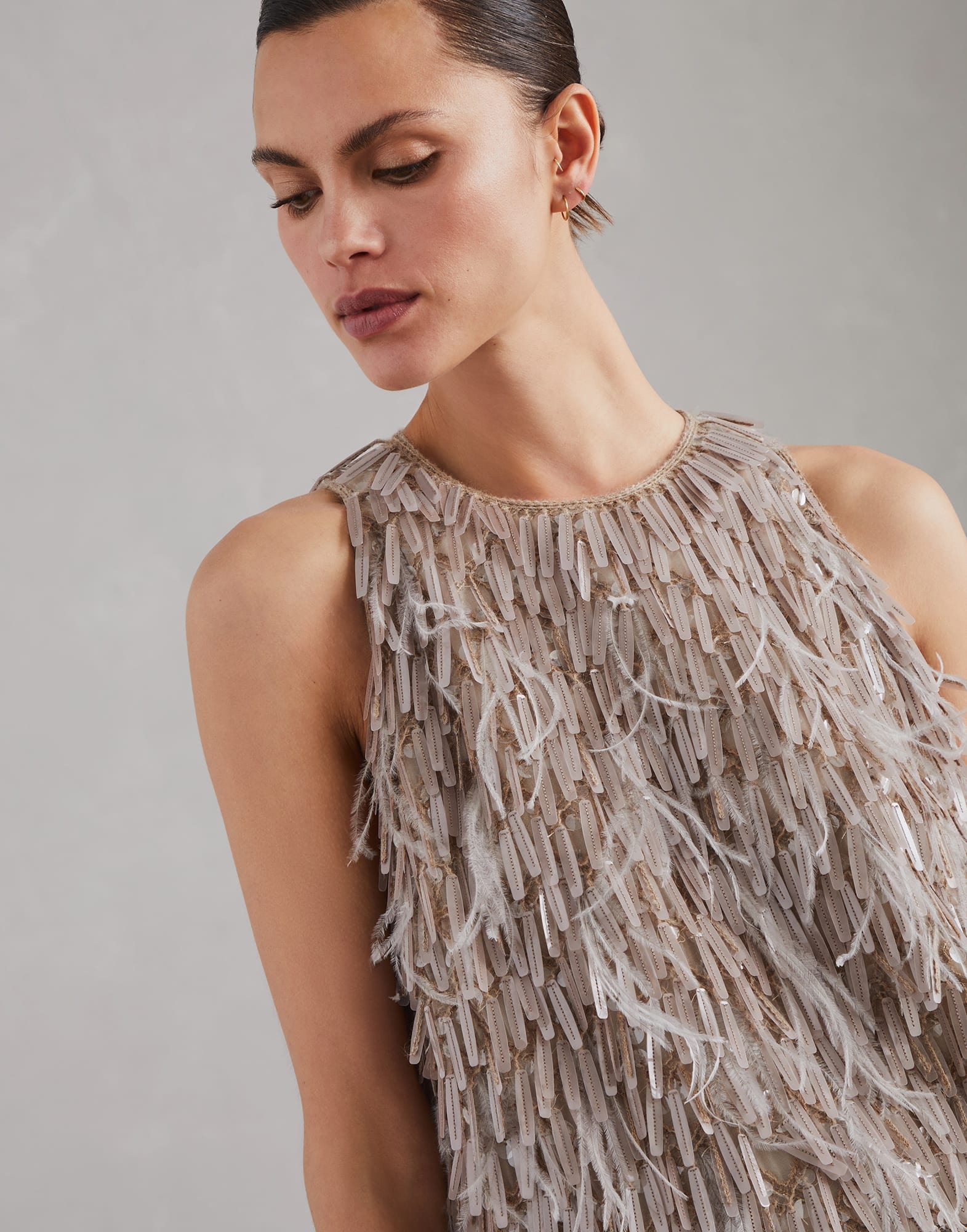 Dazzling cascade embroidery dress in crispy silk with feathers - 3