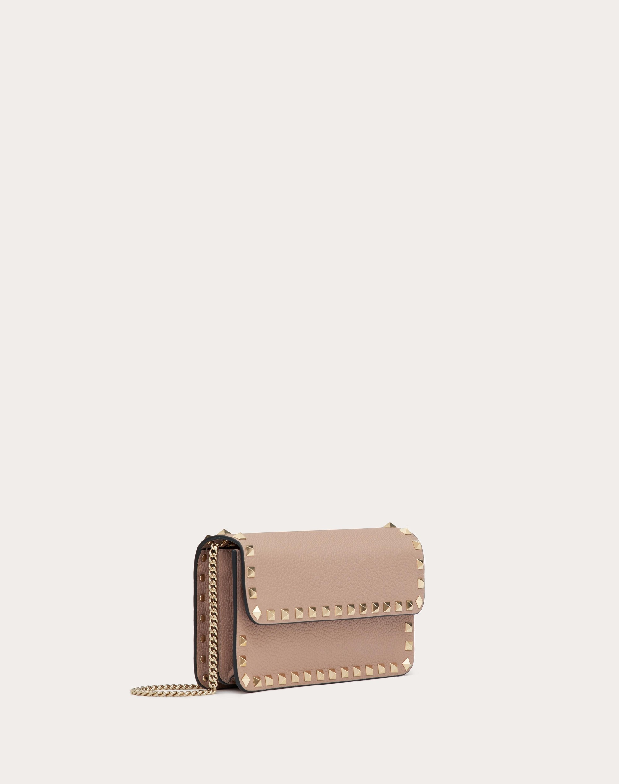 ROCKSTUD GRAINY CALFSKIN CHAIN POUCH - 3