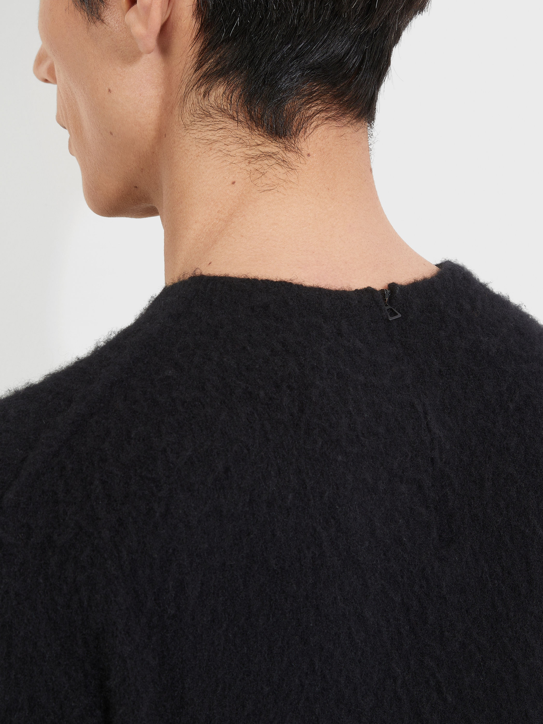 BLACK OASI CASHMERE CREWNECK - 2