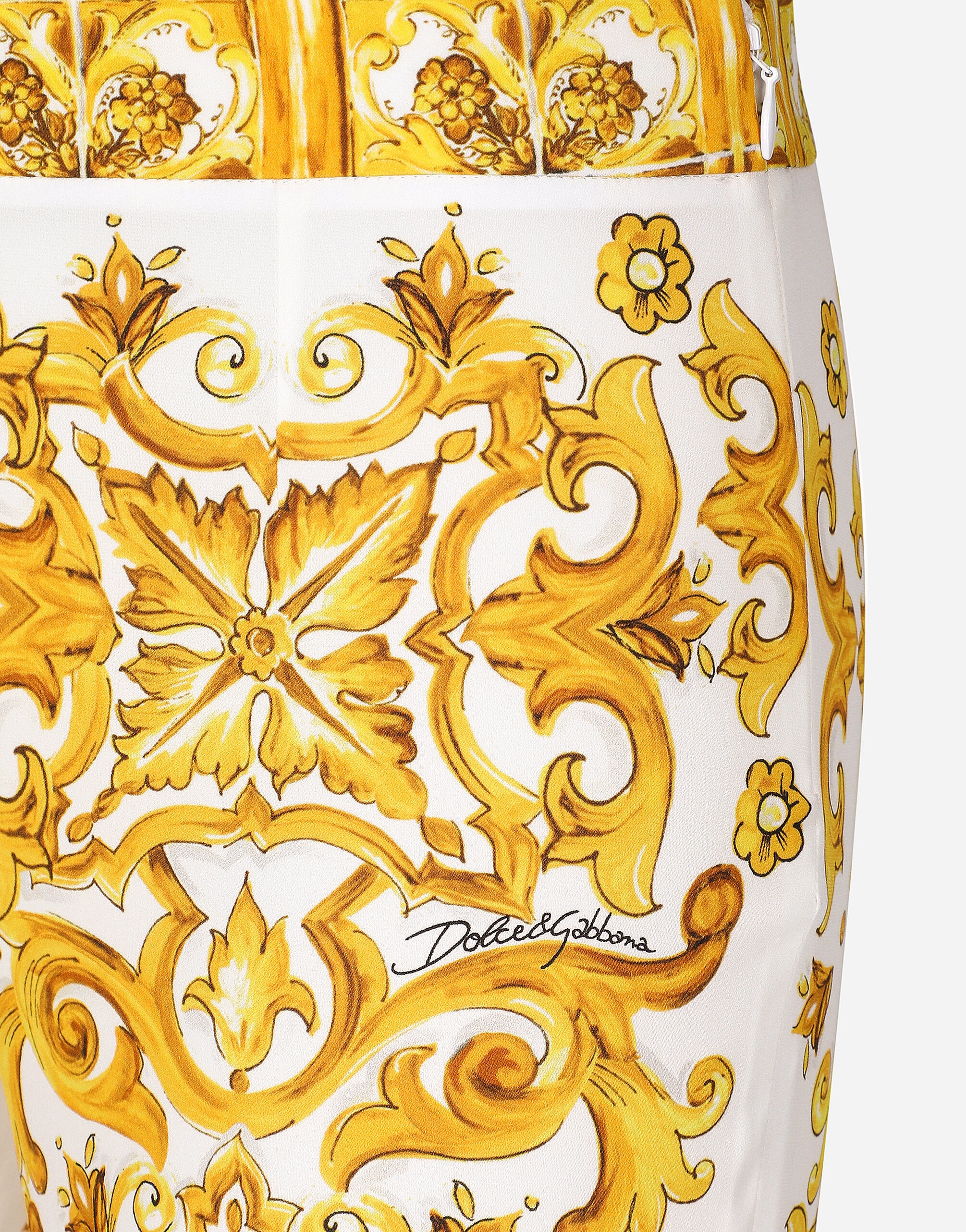 Trumpet-leg silk charmeuse pants with majolica print - 6