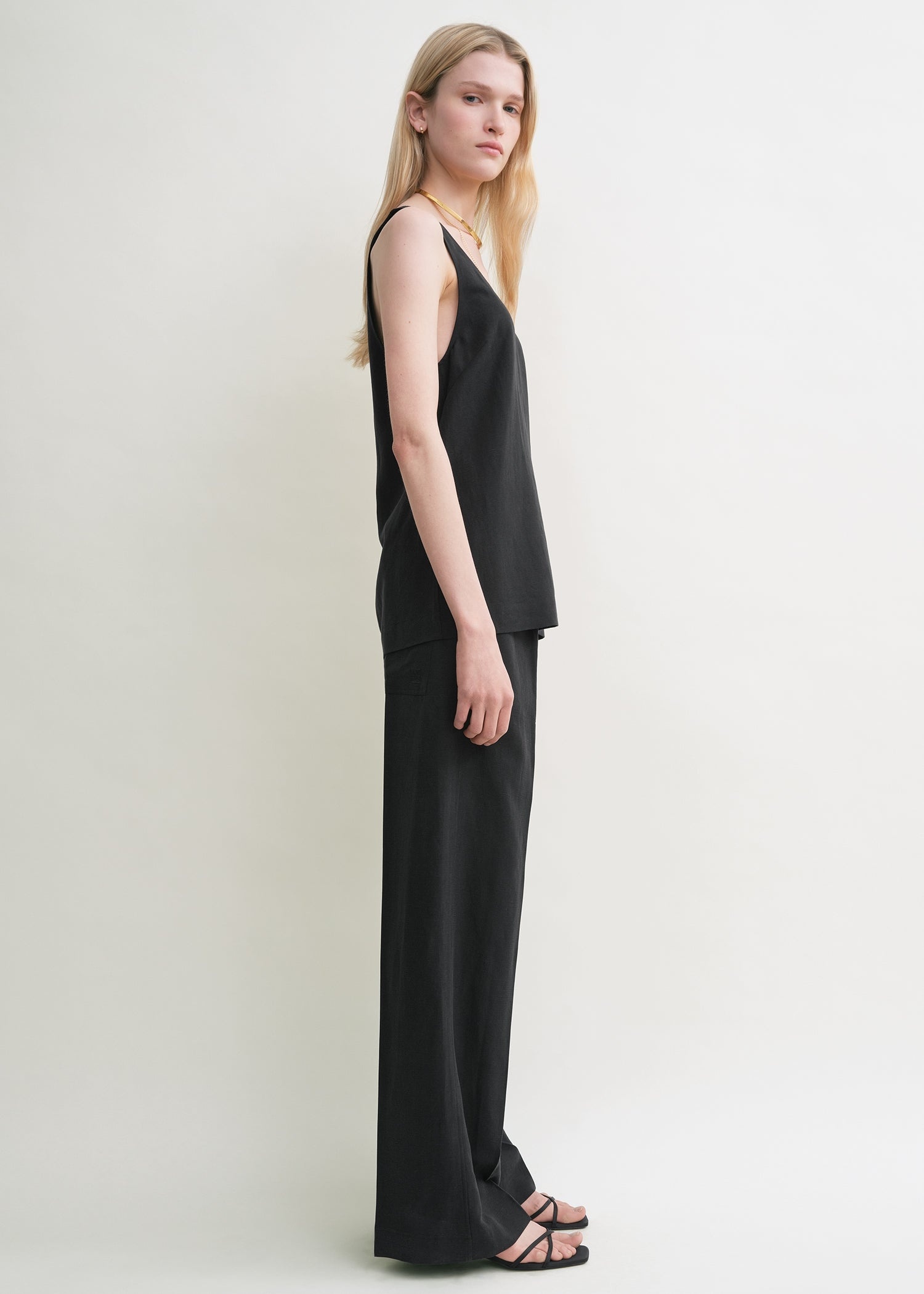 Scoop tank top black - 3