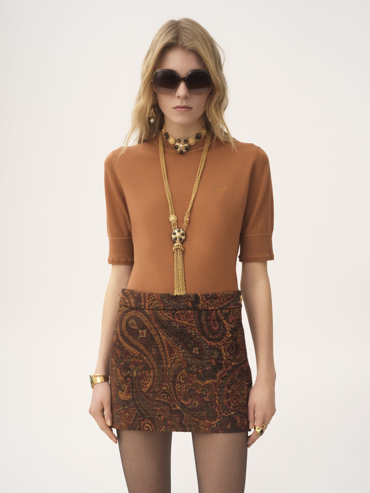 SHORT-SLEEVE LOGO SWEATER IN A FINE MERINO WOOL KNIT - 6