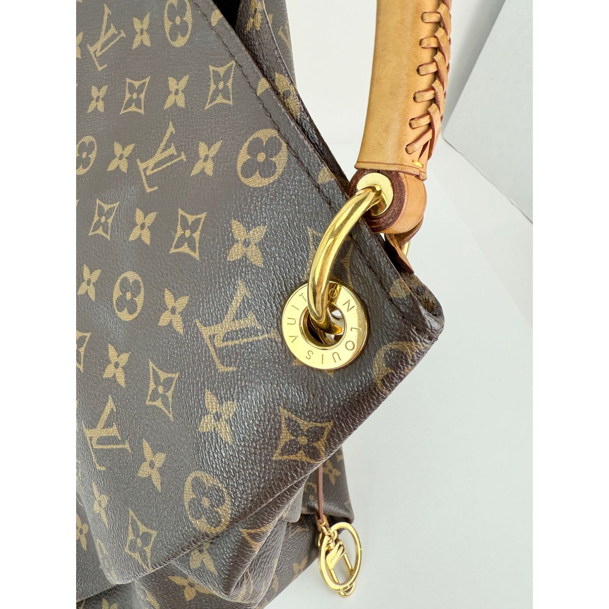 Louis Vuitton Artsy MM Canvas Monogram Hand Tote Bag - 24