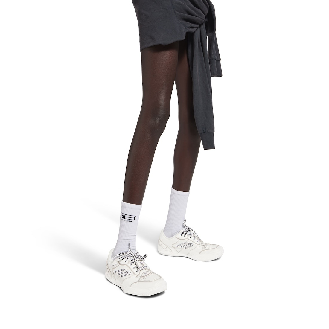Women's Hamptons Clean Sneaker in White - 9